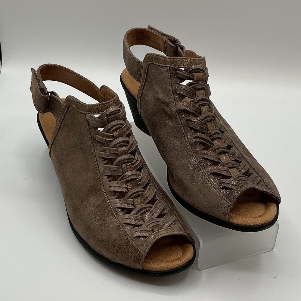 Comfortiva Finella metallic beige leather open toe slingback size 7.5